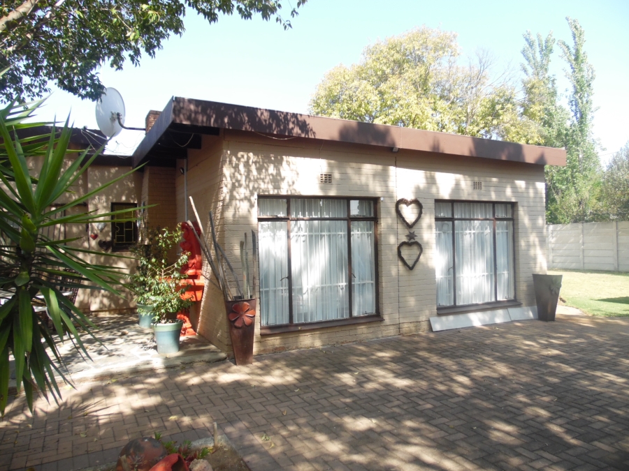 3 Bedroom Property for Sale in Jim Fouchepark Free State